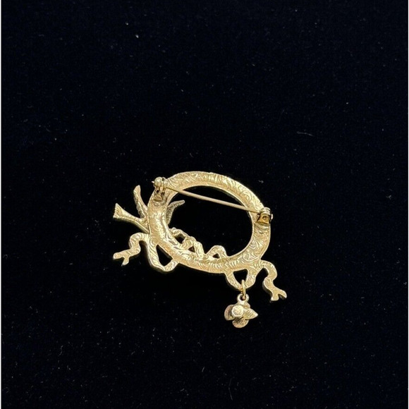 Vintage 1928 Gold Tone Bird Wreath Pin Dangle Brooch Large - Picture 5 of 6